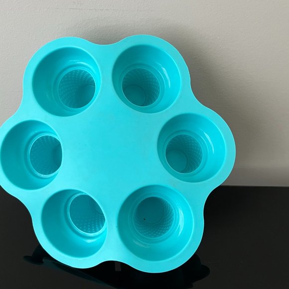 Silicone 6 Cupcake Baking Tray - Icecream cone shape - Picture 2 of 5